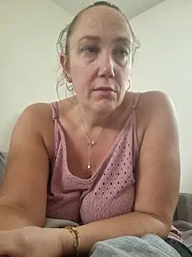 Snapshot of Wisie_Cutie chatting on 10-04-25, 11:41 Wisie Cutie online show from 10-04-25, 11:41