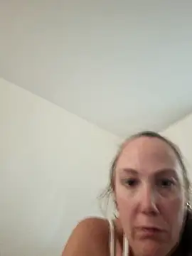 Snapshot of Wisie_Cutie chatting on 10-07-25, 04:15 Wisie Cutie online show from 10-07-25, 04:15