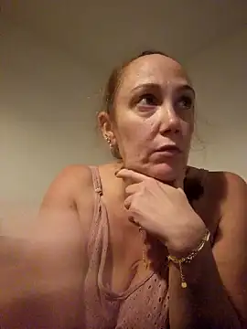 Snapshot of Wisie_Cutie chatting on 10-11-25, 11:47 Wisie Cutie online show from 10-11-25, 11:47