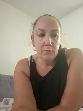 Snapshot of Wisie_Cutie chatting on 10-14-25, 03:35 Wisie Cutie online show from 10-14-25, 03:35