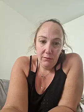 Snapshot of Wisie_Cutie chatting on 10-18-25, 01:12 Wisie Cutie online show from 10-18-25, 01:12