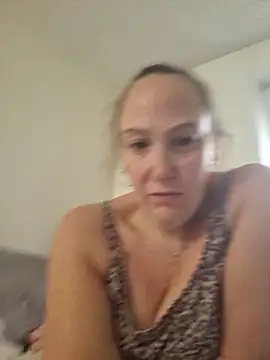 Snapshot of Wisie_Cutie chatting on 11-15-25, 01:07 Wisie Cutie online show from 11-15-25, 01:07