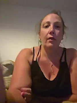 Wisie Cutie online show from 05-31-26, 10:22
