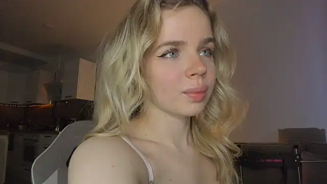 Snapshot of lit_asella chatting on 12-17-24, 12:33 lit asella online show from 12-17-24, 12:33