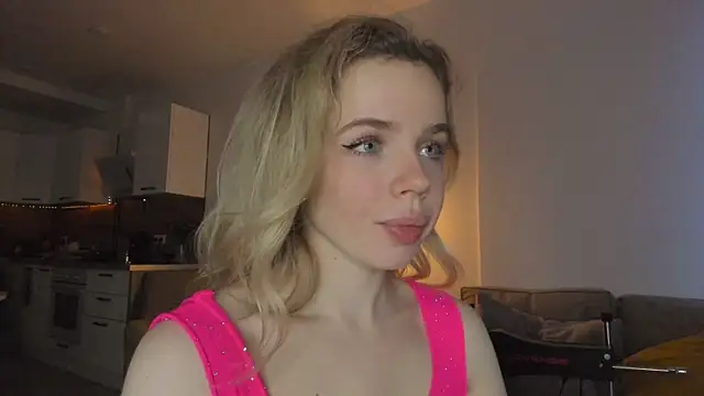 Snapshot of lit_asella chatting on 01-05-25, 12:53 lit asella online show from 01-05-25, 12:53