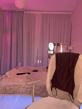 Meliazz online show from 04-15-26, 06:04