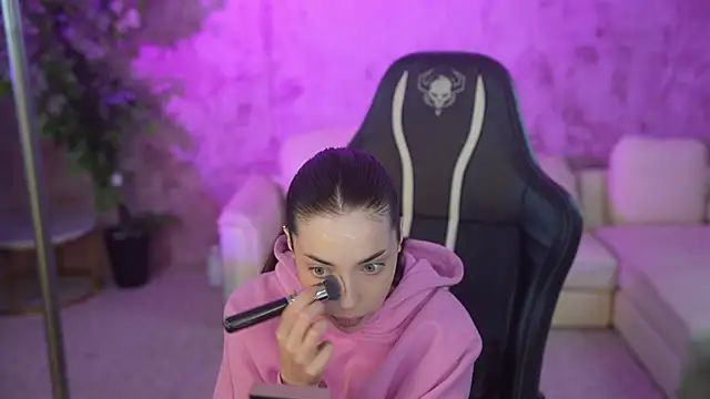 Snapshot of Kate054 chatting on 12-15-25, 08:07 Kate054 online show from 12-15-25, 08:07