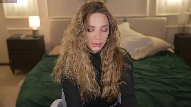 Snapshot of Kisasolo chatting on 02-25-26, 10:30 Kisasolo online show from 02-25-26, 10:30