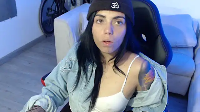 i am nina  online show from 01-27-25, 02:20