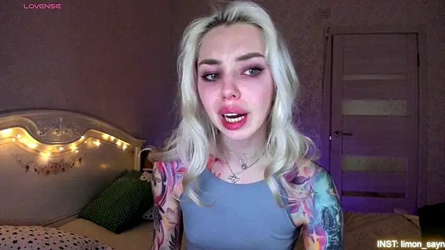 LillyMoure  online show from 06-02-26, 11:40