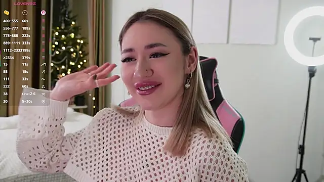 Snapshot of Fiona-Love chatting on 01-09-26, 05:26 Fiona-Love online show from 01-09-26, 05:26