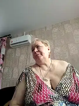 Snapshot of EffectFiona chatting on 12-30-24, 04:42 EffectFiona online show from 12-30-24, 04:42