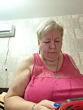 Snapshot of EffectFiona chatting on 12-30-24, 11:17 EffectFiona online show from 12-30-24, 11:17