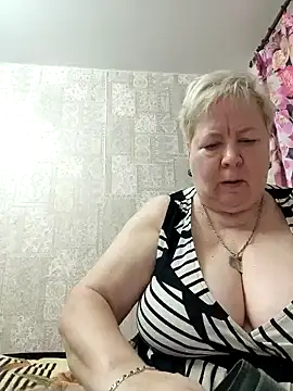 Snapshot of EffectFiona chatting on 01-03-25, 11:01 EffectFiona online show from 01-03-25, 11:01