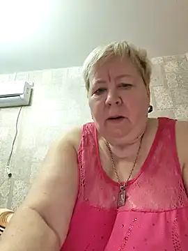 Snapshot of EffectFiona chatting on 01-09-25, 11:13 EffectFiona online show from 01-09-25, 11:13