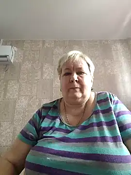 Snapshot of EffectFiona chatting on 02-06-25, 10:37 EffectFiona online show from 02-06-25, 10:37