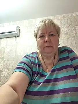 Snapshot of EffectFiona chatting on 02-10-25, 11:23 EffectFiona online show from 02-10-25, 11:23