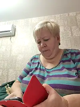 Snapshot of EffectFiona chatting on 02-12-25, 11:20 EffectFiona online show from 02-12-25, 11:20