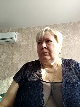 Snapshot of EffectFiona chatting on 02-14-25, 10:49 EffectFiona online show from 02-14-25, 10:49