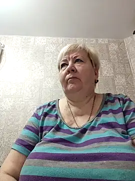 Snapshot of EffectFiona chatting on 02-15-25, 12:04 EffectFiona online show from 02-15-25, 12:04