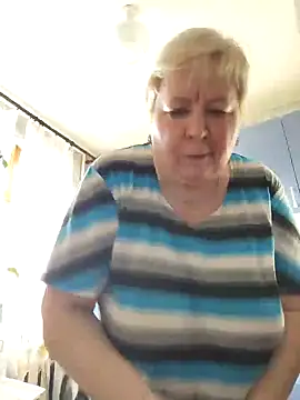 Snapshot of EffectFiona chatting on 02-18-25, 04:48 EffectFiona online show from 02-18-25, 04:48