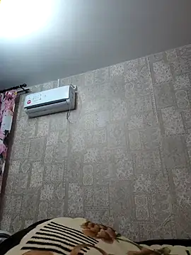 Snapshot of EffectFiona chatting on 02-18-25, 11:08 EffectFiona online show from 02-18-25, 11:08