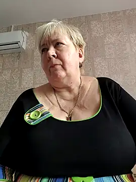 Snapshot of EffectFiona chatting on 02-22-25, 06:17 EffectFiona online show from 02-22-25, 06:17