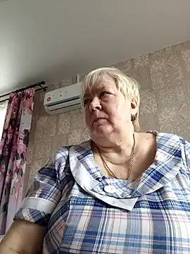 Snapshot of EffectFiona chatting on 02-27-25, 11:20 EffectFiona online show from 02-27-25, 11:20