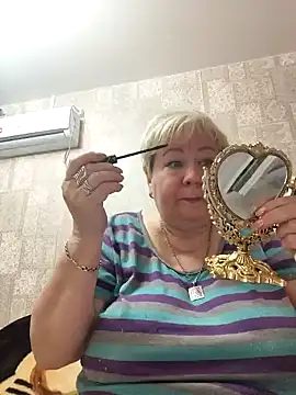 Snapshot of EffectFiona chatting on 03-04-25, 11:22 EffectFiona online show from 03-04-25, 11:22