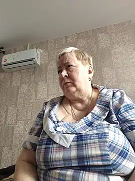 Snapshot of EffectFiona chatting on 03-10-25, 10:26 EffectFiona online show from 03-10-25, 10:26