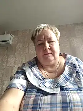 Snapshot of EffectFiona chatting on 03-16-25, 12:00 EffectFiona online show from 03-16-25, 12:00