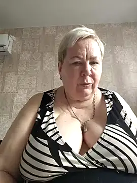 Snapshot of EffectFiona chatting on 03-18-25, 11:19 EffectFiona online show from 03-18-25, 11:19