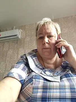 Snapshot of EffectFiona chatting on 03-22-25, 11:00 EffectFiona online show from 03-22-25, 11:00