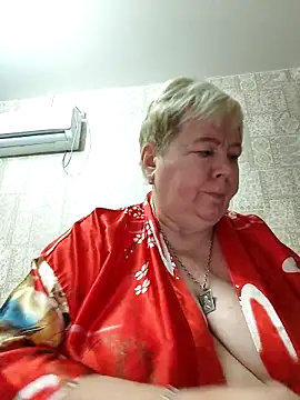 Snapshot of EffectFiona chatting on 09-18-25, 10:45 EffectFiona online show from 09-18-25, 10:45