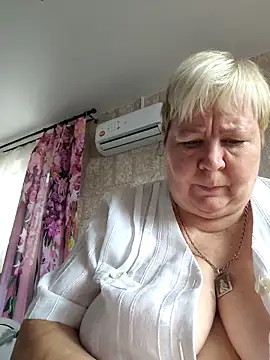 Snapshot of EffectFiona chatting on 09-22-25, 04:25 EffectFiona online show from 09-22-25, 04:25