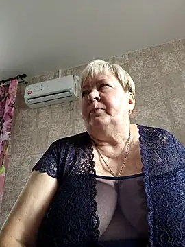 Snapshot of EffectFiona chatting on 09-26-25, 11:03 EffectFiona online show from 09-26-25, 11:03