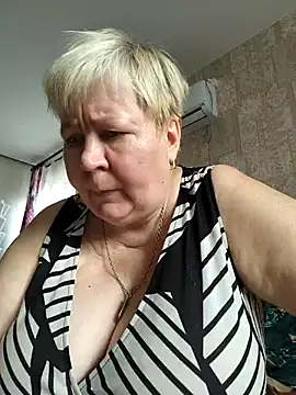 Snapshot of EffectFiona chatting on 09-30-25, 04:50 EffectFiona online show from 09-30-25, 04:50