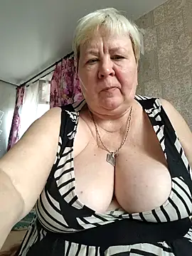 Snapshot of EffectFiona chatting on 10-02-25, 04:19 EffectFiona online show from 10-02-25, 04:19