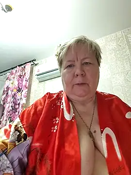 Snapshot of EffectFiona chatting on 10-09-25, 12:19 EffectFiona online show from 10-09-25, 12:19