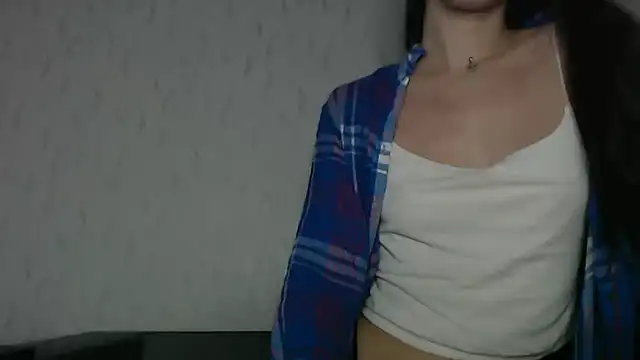 HoneyWiles online show from 12-16-24, 03:32