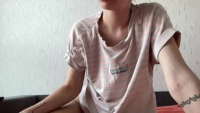 HoneyWiles online show from 07-14-26, 12:55