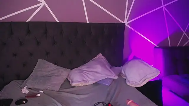 Miss Loise online show from 03-18-25, 06:59