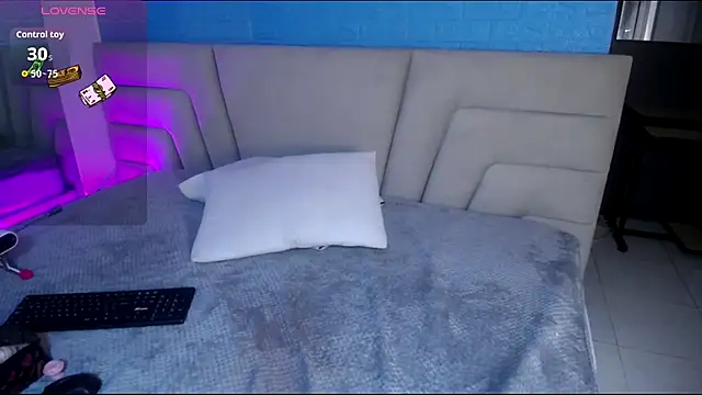 Miss Loise online show from 10-03-25, 04:09