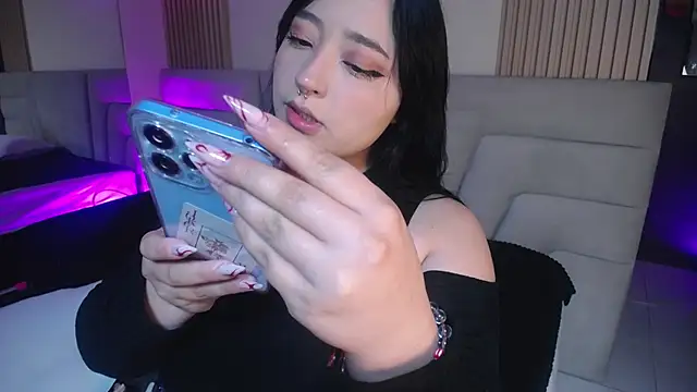 Miss Loise online show from 10-20-25, 03:51