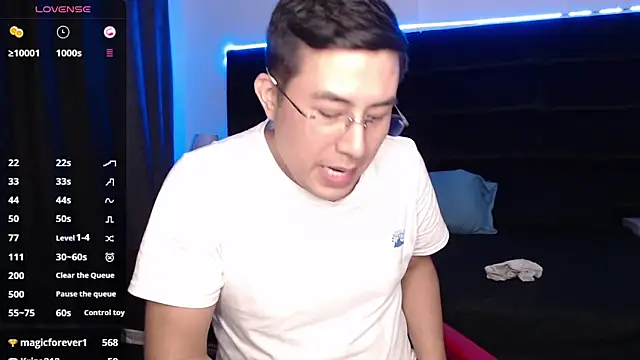 andrewmhilton  online show from 03-10-25, 02:28