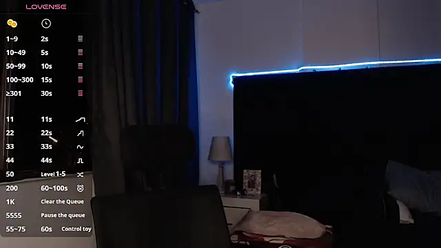 andrewmhilton  online show from 10-07-25, 05:04