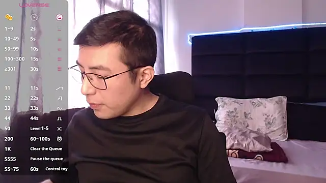 andrewmhilton  online show from 11-17-25, 07:08