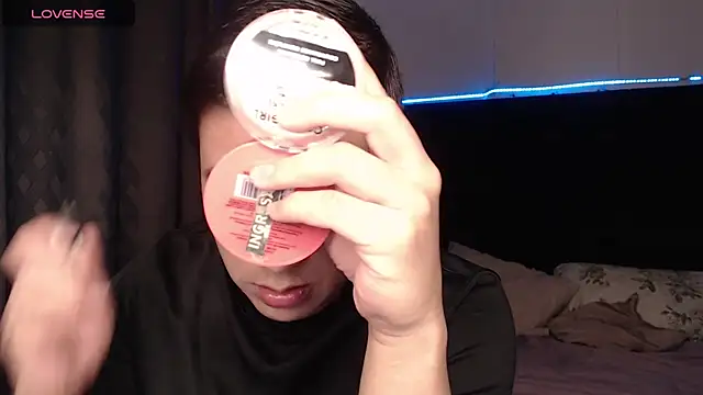 andrewmhilton  online show from 01-11-26, 06:40