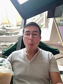 andrewmhilton  online show from 02-18-26, 03:30