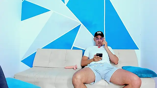 Snapshot of trio_hotplus19 chatting on 01-24-25, 01:03 trio hotplus19 online show from 01-24-25, 01:03